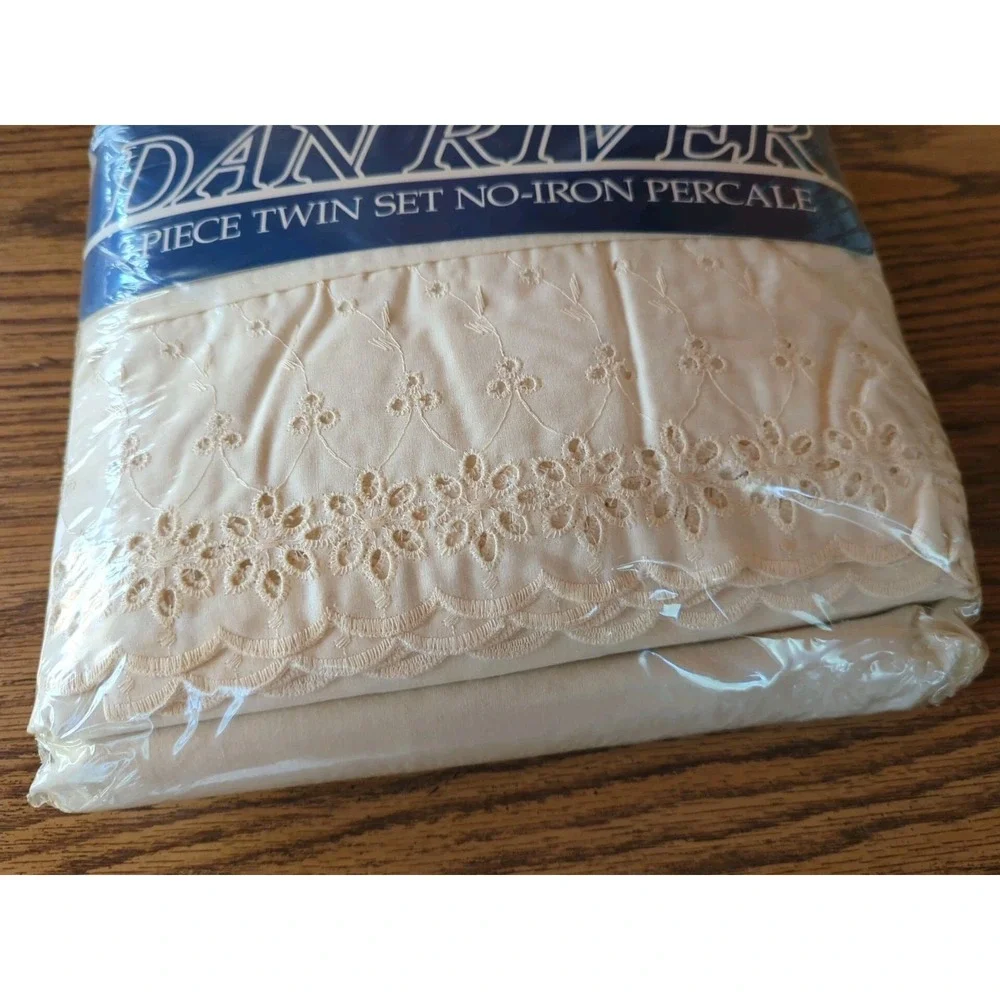 New NIP Vintage DAN RIVER Eyelet Collection Cream Ivory‎ Twin Sheet Set